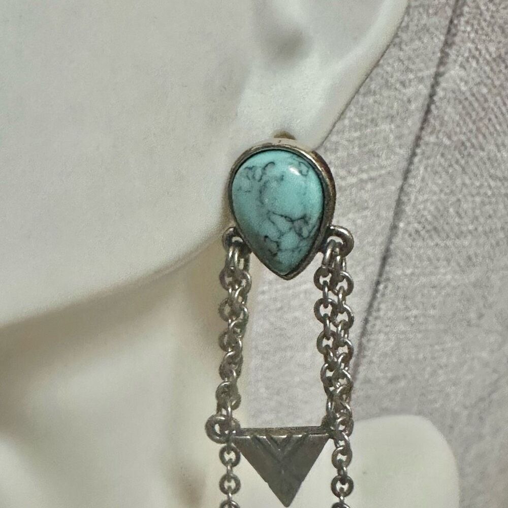 Silver tone Howlite chain eye earrings - Picture 4 of 8